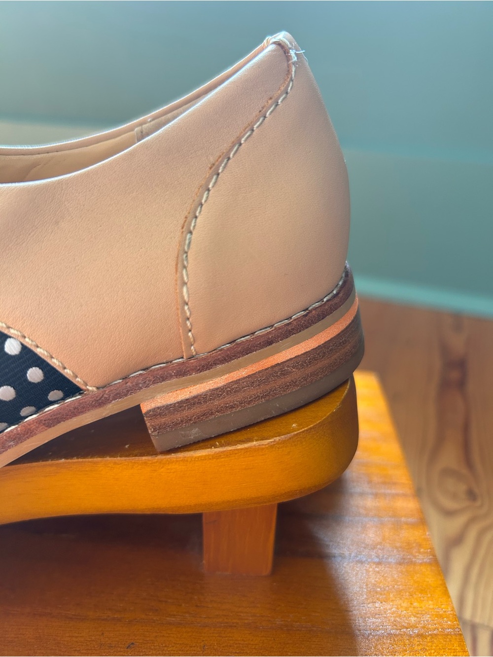 Pilcro and Letterpress by Anthropologie: Olivia Cutout Oxford - Picture 4 of 9